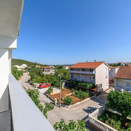 Apartman More שיבניק