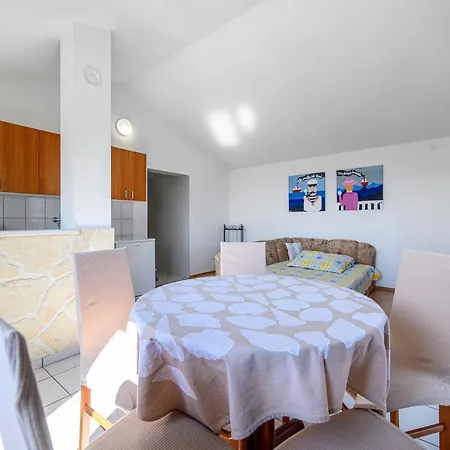 דירה Apartman More