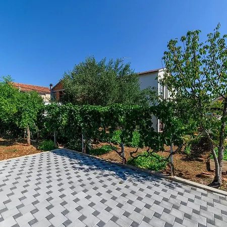 Apartman More * شيبينيك